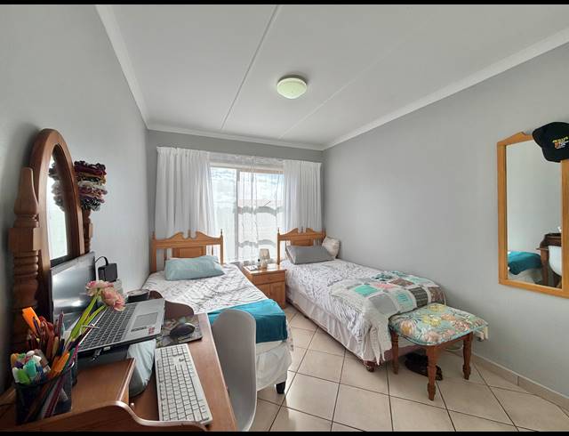 3 BEDROOM TOWNHOUSE FOR SALE IN ASTON BAY